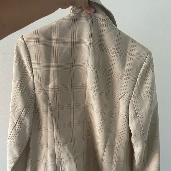 Stone checked woven blazer. Worn once - Picture 3 of 3
